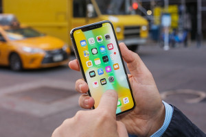 iPhone X повернуть у продаж через провал iPhone Xs